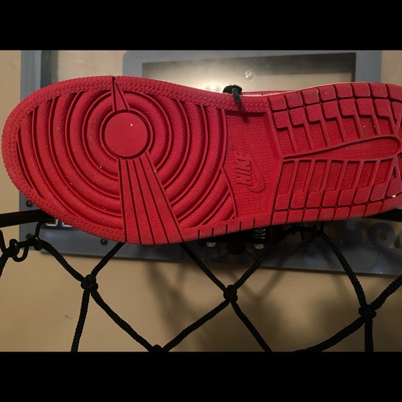 9/10 condition Jordan 1s mid newspaper - Picture 3 of 5